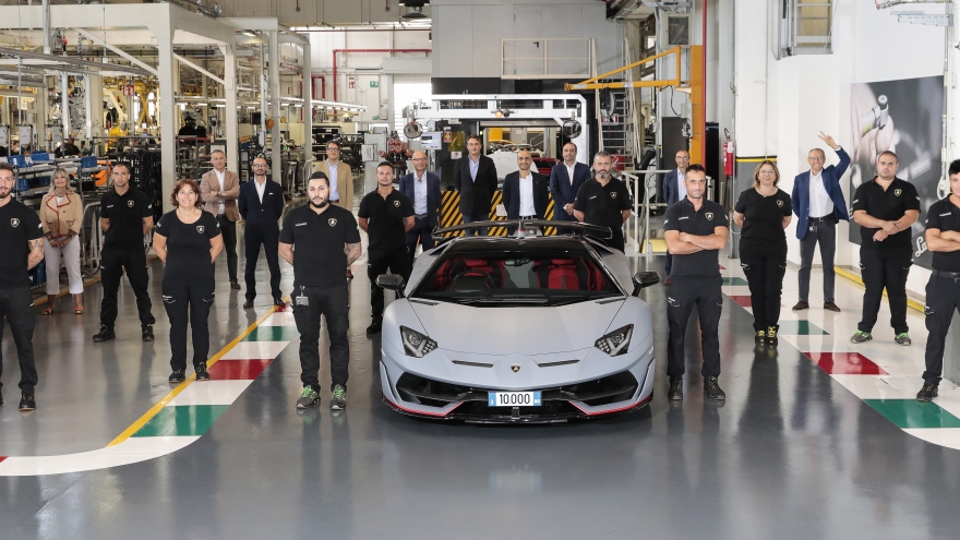 Lamborghini xuất xưởng chiếc Aventador thứ 10.000