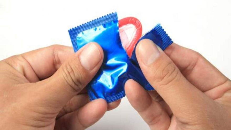 Lưu ý khi sử dụng bao cao su để ngăn ngừa bệnh lây qua đường tình dục