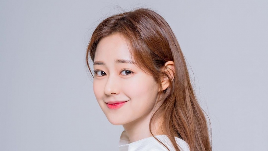 Ngỡ ngàng nhan sắc đời thường của Tân Hoa hậu Truyền thống Hàn Quốc 