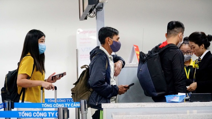 Infographic: Latest instructions on monitoring people entering Vietnam