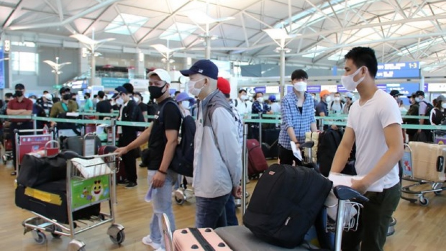 Vietnam Airlines brings home 405 citizens stranded in the RoK