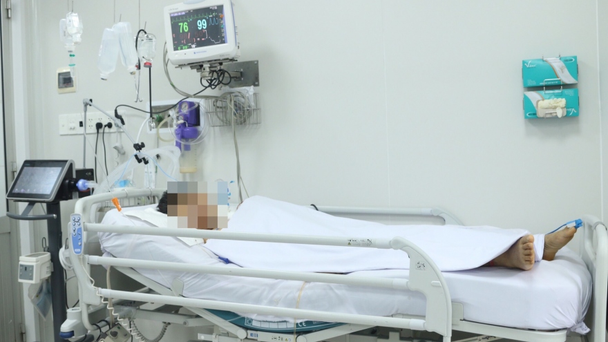 Điều trị nhầm hơn 1 tháng mới được phát hiện ngộ độc pate Minh Chay
