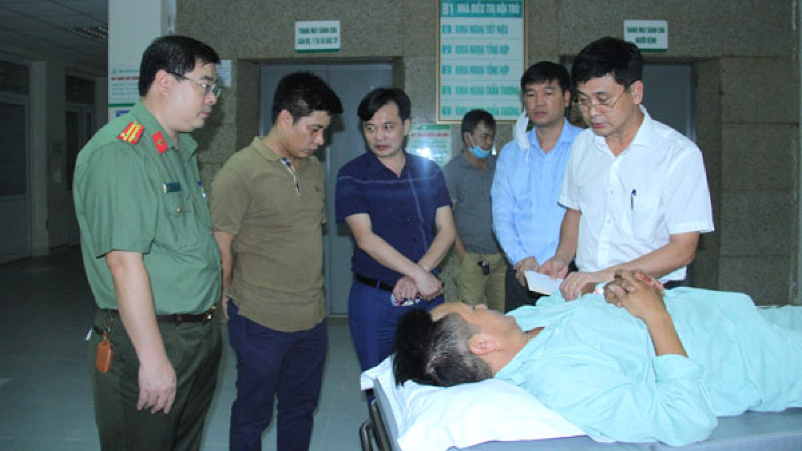 2 Công an xã ở Lào Cai bị đâm trọng thương khi bắt ma túy