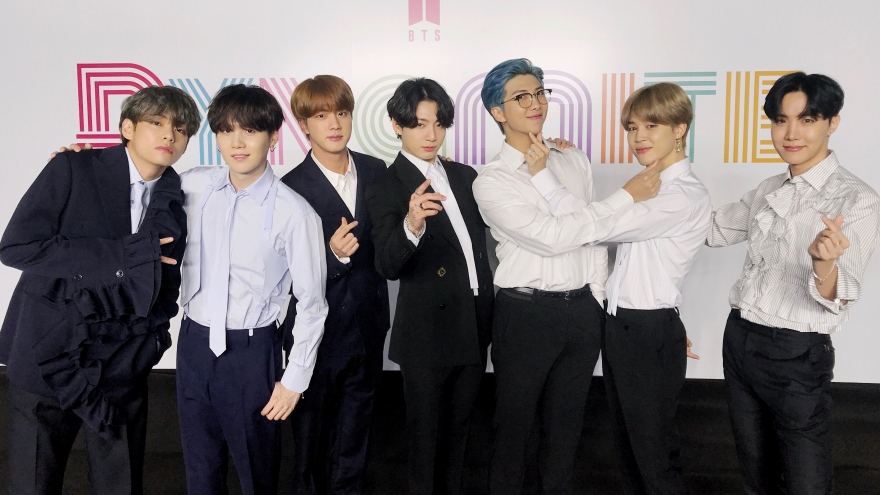 BTS chiêu đãi fan, đưa “Dynamite” lên màn ảnh rộng