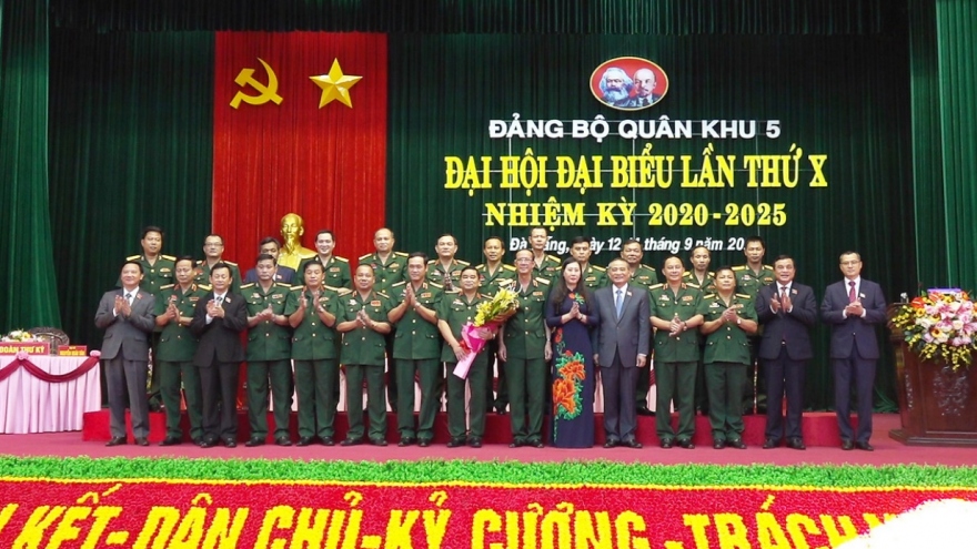 Trung tướng Trịnh Đình Thạch, Chính ủy Quân khu 5 tái đắc cử Bí thư Đảng ủy Quân khu 5