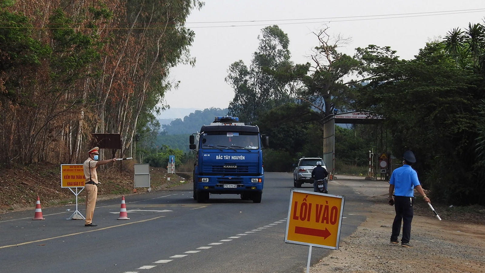 Kon Tum dừng hoạt động các chốt kiểm tra và tổ phòng chống dịch Covid-19
