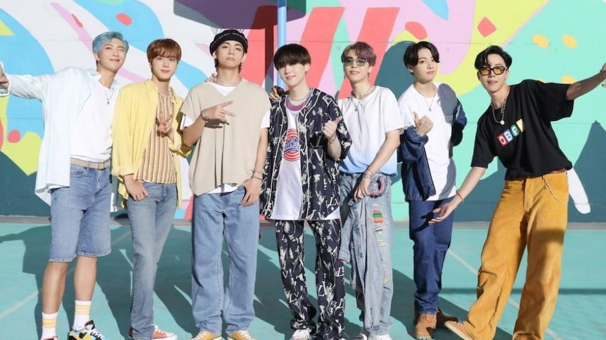 BTS bất ngờ giành lại ngôi vị Quán quân Billboard Hot 100 với "Dynamite"