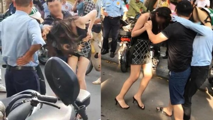 Công an điều tra vụ người phụ nữ đánh ghen gây náo loạn đường phố ở Hà Nội