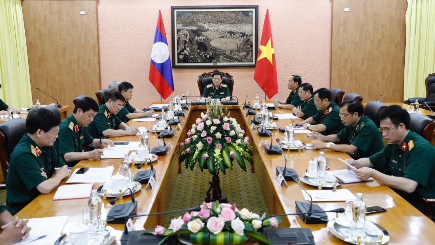 Quân đội Việt Nam tiếp tục chia sẻ kinh nghiệm, hỗ trợ Lào phòng chống Covid-19