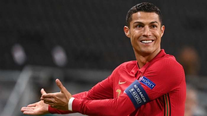 Fernandes tiết lộ điều bất ngờ, hết lời ca ngợi Ronaldo