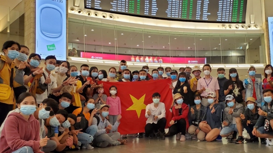 Hundreds of Vietnamese citizens successfully brought home on repatriation flights