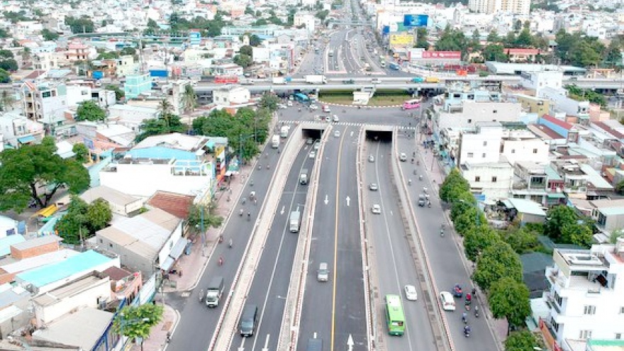 HCM City to complete major transport projects at gateways by 2025