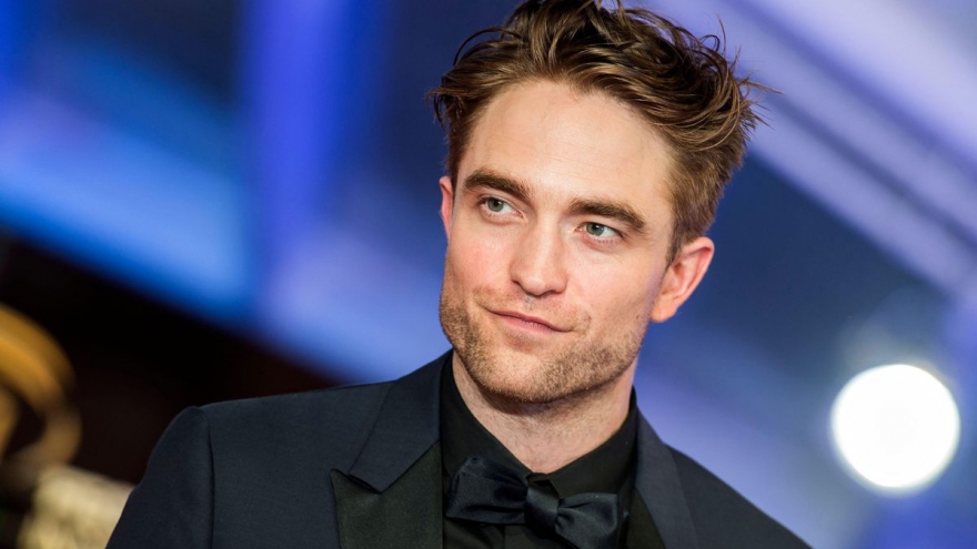 Nam diễn viên Robert Pattinson dương tính với virus SAR-CoV-2