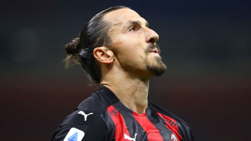 AC Milan thông báo Ibrahimovic mắc Covid-19