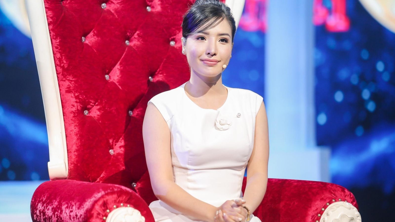 Á hậu biển bất ngờ lên show hẹn hò, nên duyên cùng ông chủ nhà hàng hải sản