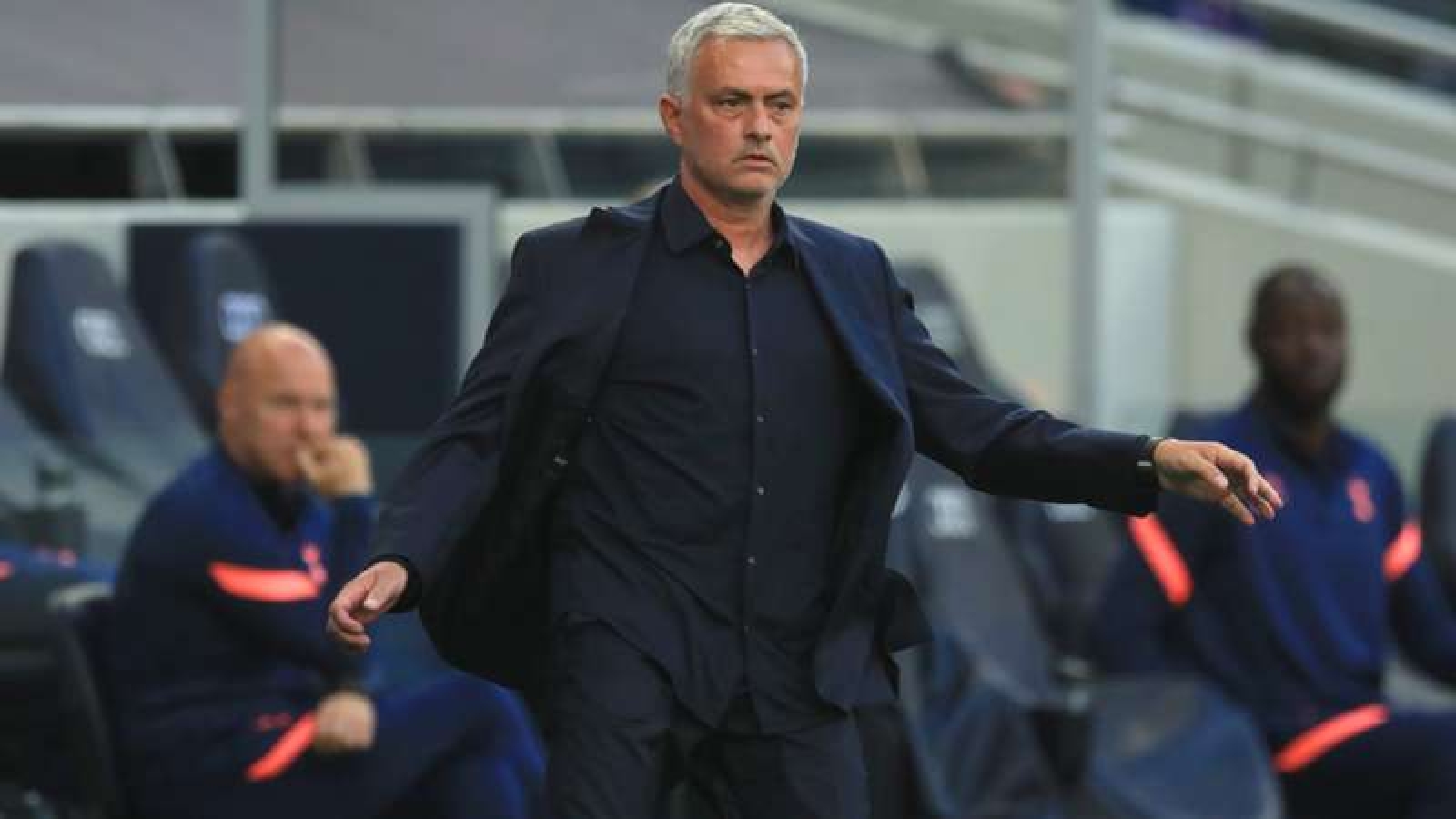 Tottenham thua bạc nhược Everton, HLV Mourinho chê cầu thủ lười biếng 