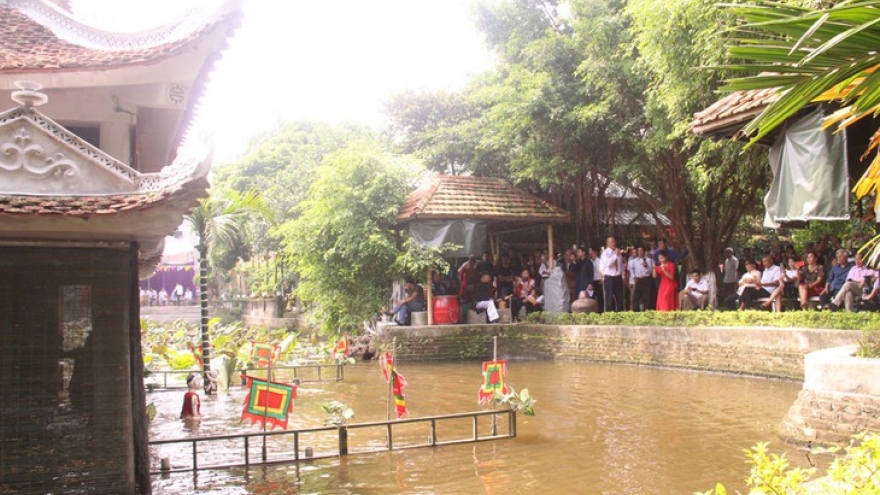 Dong Ngu village keeps water puppetry alive