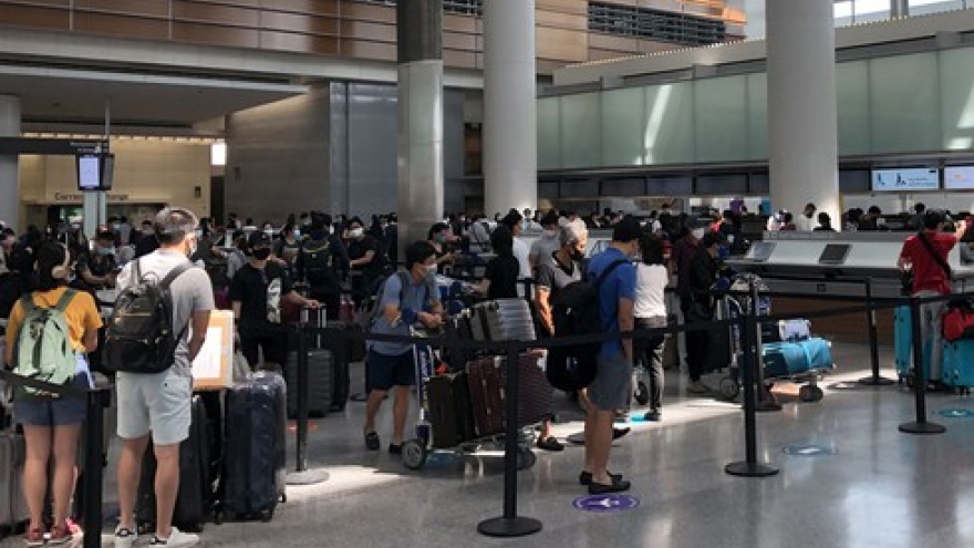232 Vietnamese citizens return home safe and sound from Uzbekistan