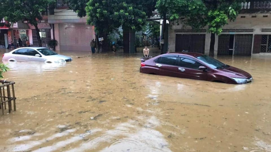 Mưa lớn gây ngập lụt ở Lào Cai