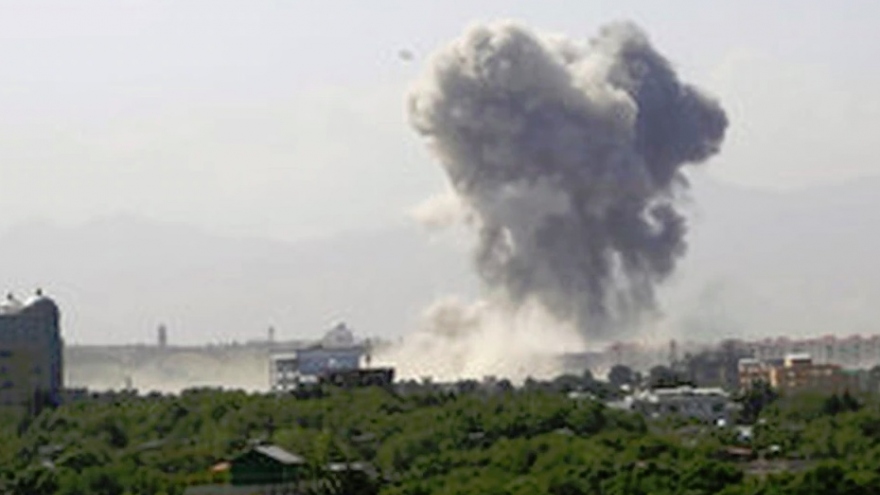 Đánh bom nhằm vào đoàn xe chở phó Tổng thống Afghanistan, ít nhất 10 người chết