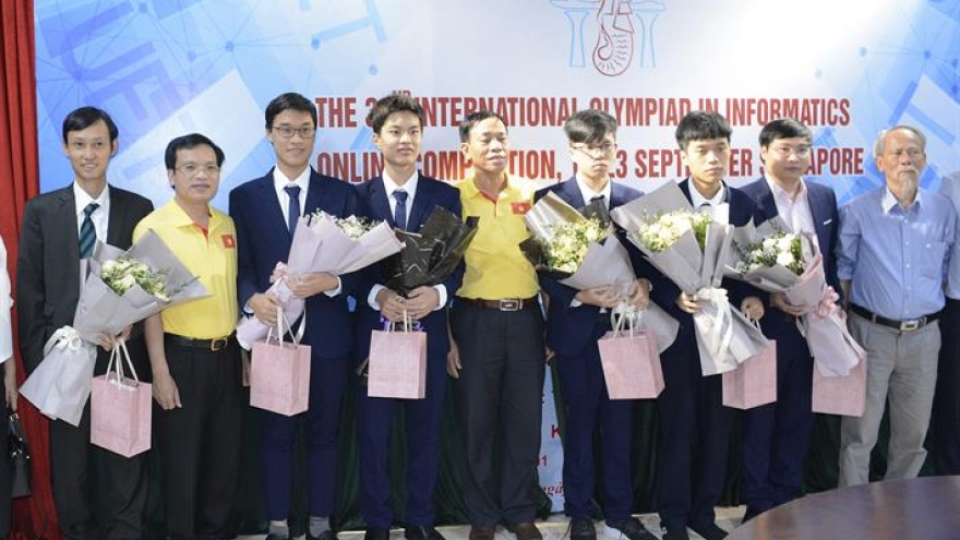 Học sinh Việt Nam xuất sắc dành huy chương vàng Olympic Tin học quốc tế năm 2020