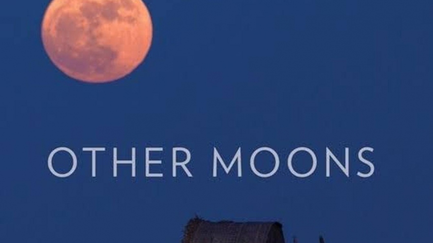 Other Moons- Những vầng trăng khác
