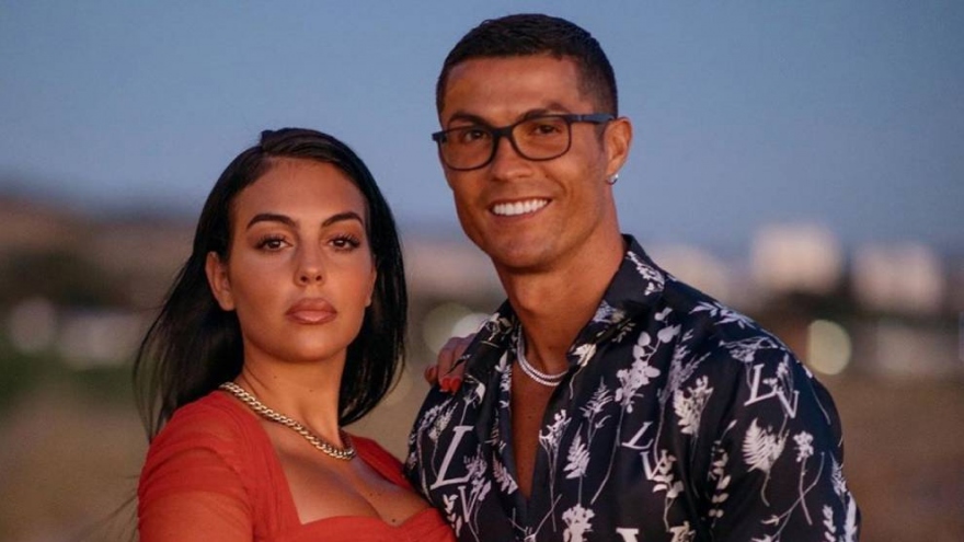 Bạn Gái Ronaldo Diện Bikini Khoe Hình Thể Nóng Bỏng Trong Buổi Chụp Hình Thời Trang 3623