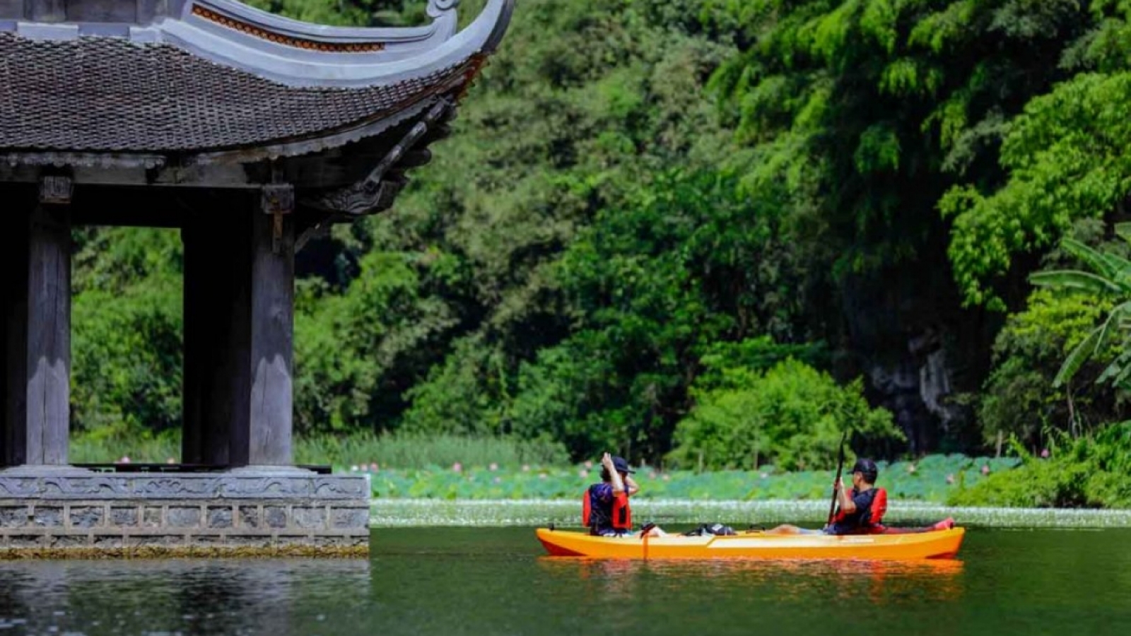 Tours of Ninh Binh province provide unique experiences for travelers