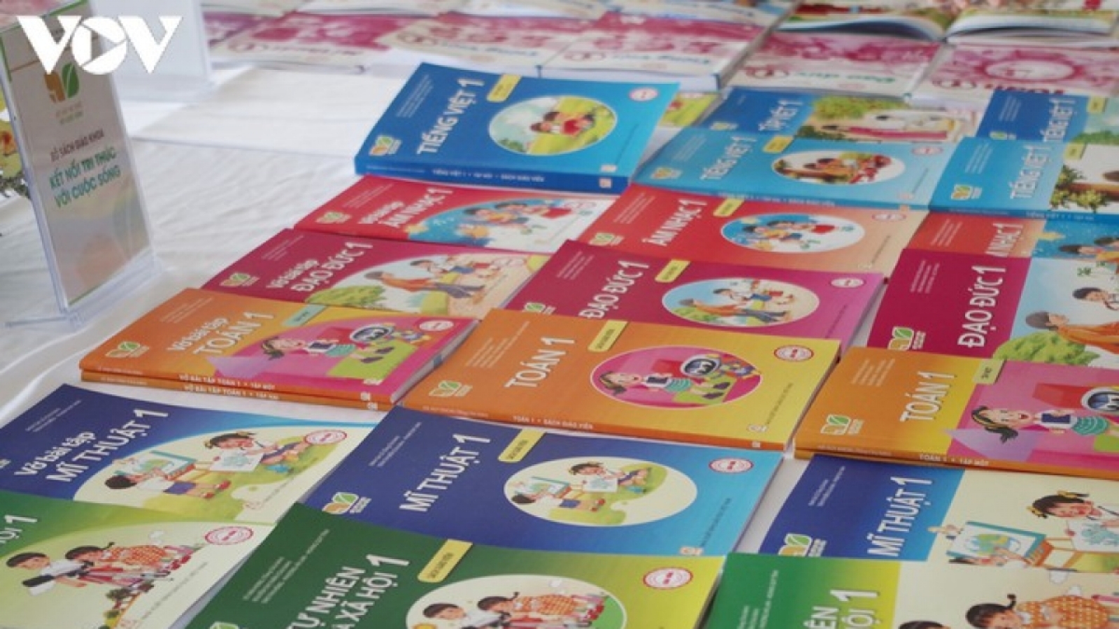 Giá SGK tăng cao, giáo viên vùng cao khổ vì bị hiểu lầm “ăn chặn” tiền học sinh