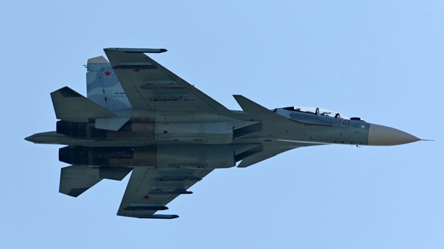 Su-27 Nga chặn máy bay do thám Mỹ trên biển Baltic