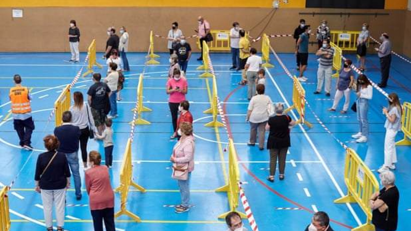 Tây Ban Nha là nước Tây Âu đầu tiên có trên nửa triệu ca nhiễm SARS-CoV-2