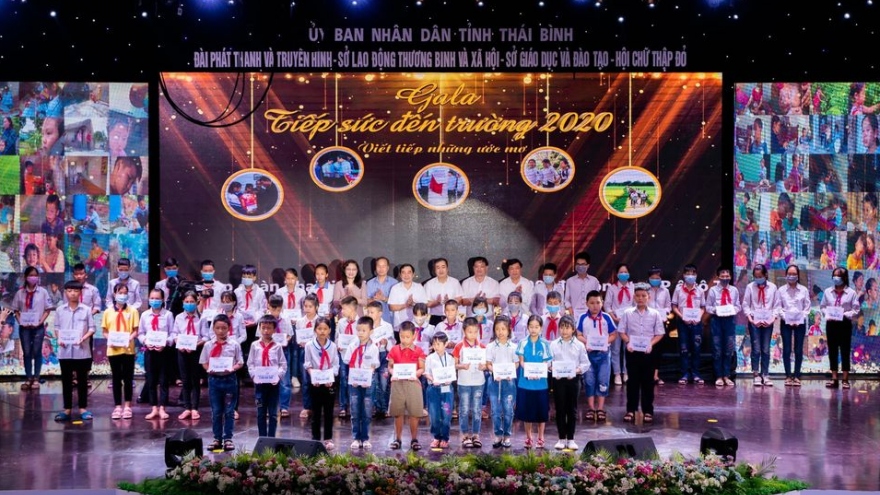 Thaco hỗ trợ học sinh tại Thái Bình, Gia Lai