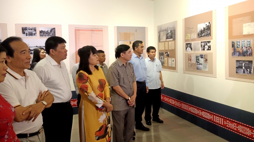 Khai mạc triển lãm Hồ Chí Minh – Cuộc đời và sự nghiệp