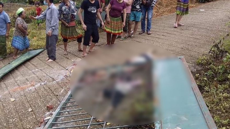 Bộ GD-ĐT gửi lời chia buồn tới gia đình 3 học sinh ở Lào Cai tử vong do sập cổng trường