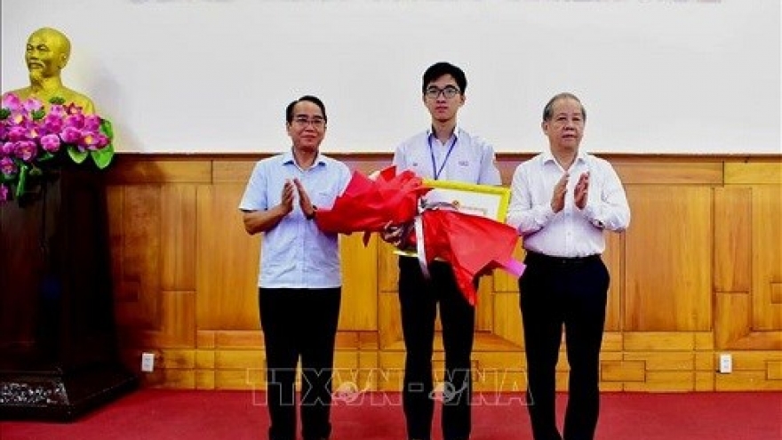 Two-time int’l Olympiad gold medallists to receive first-class Labour Order