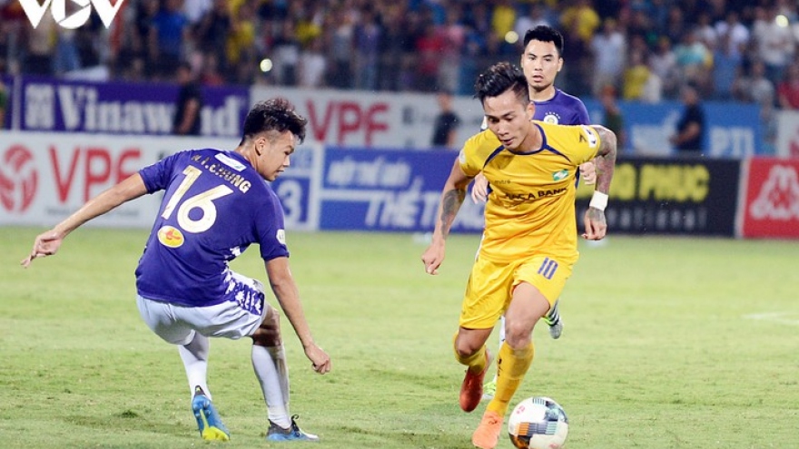 Professional football leagues get go ahead for September restart