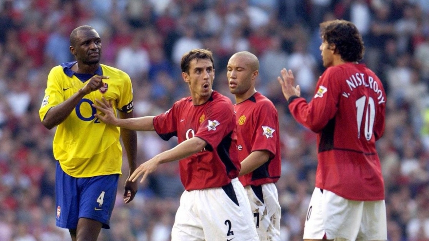 Ngày này năm xưa: MU và Arsenal "hỗn chiến ở Old Trafford" 