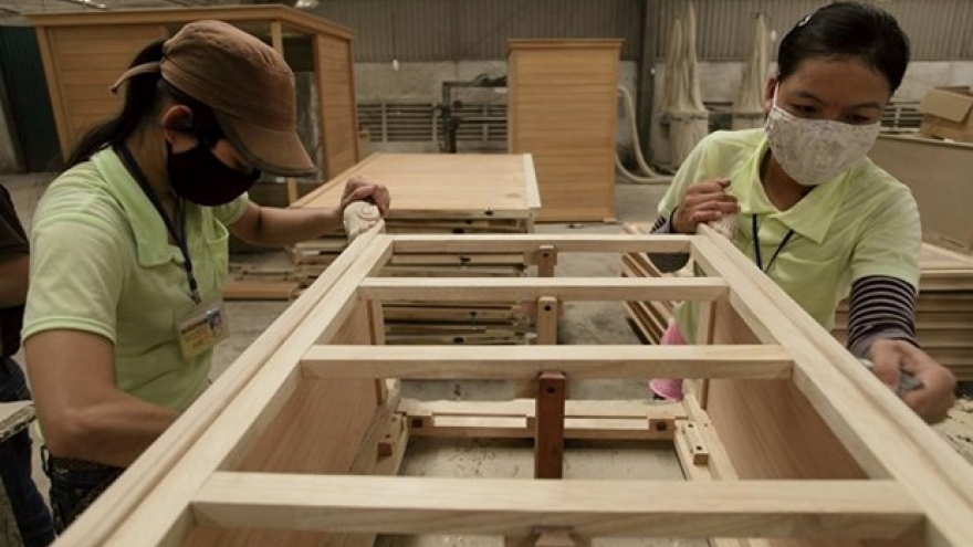Vietnam likely to gain export target for timber and wooden products