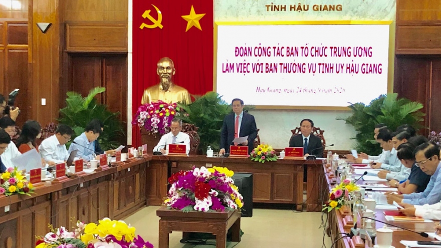 "Mỗi cán bộ phải thể hiện trách nhiệm cao nhất trong chuẩn bị nhân sự cấp ủy"