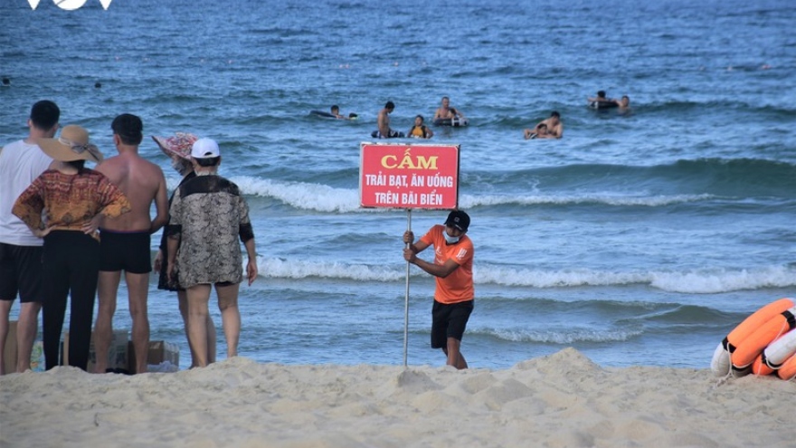 Các bãi tắm biển công cộng ở Tam Kỳ hoạt động trở lại