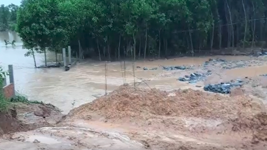 Vỡ đập thủy lợi ở Quảng Nam, hàng trăm ngàn m3 nước đổ xuống hạ du 