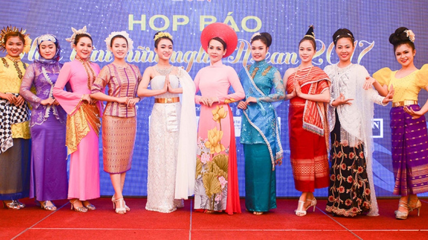 Traditional costumes of ASEAN members to be showcased in Hanoi