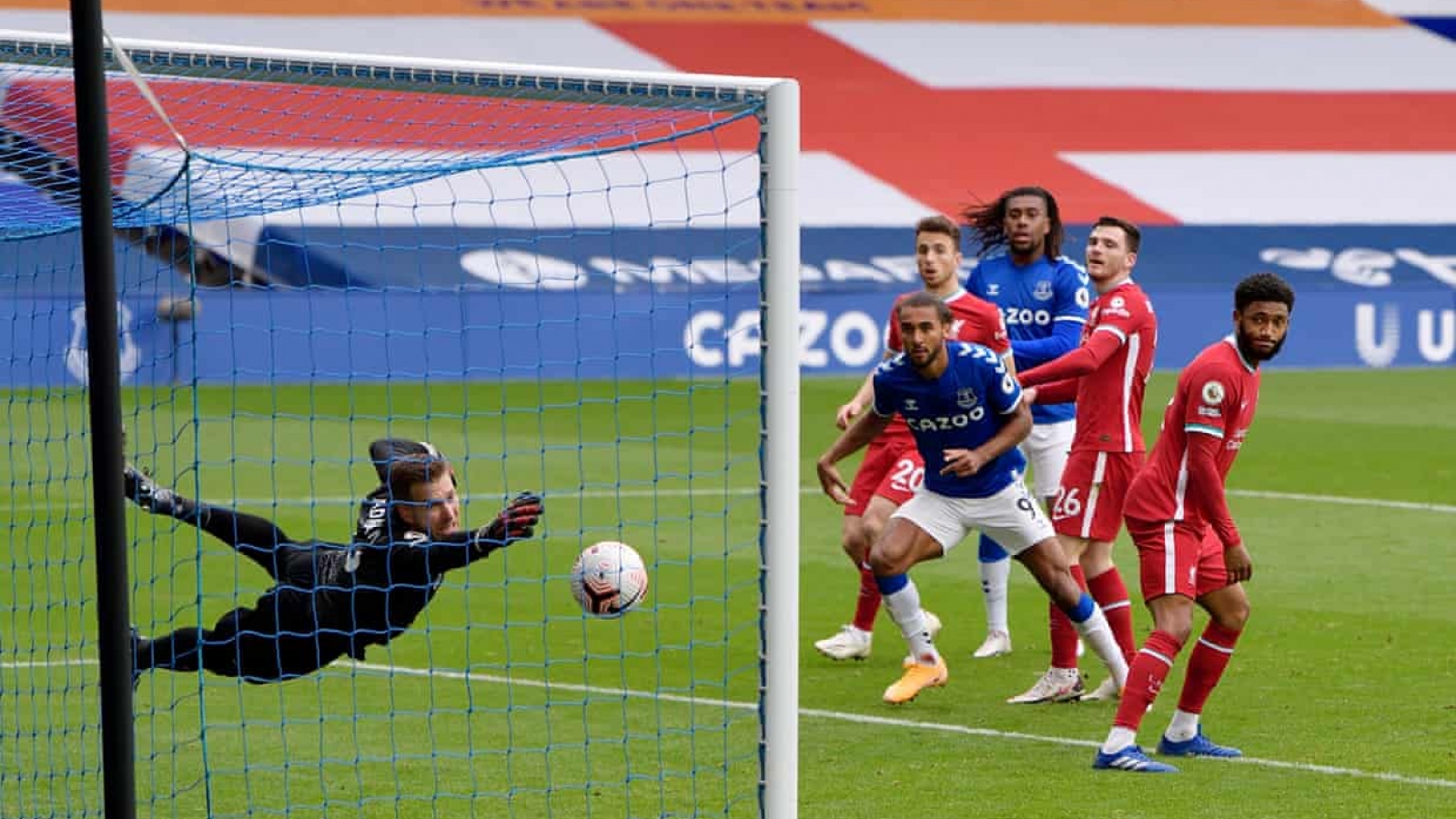 Everton 2-2 Liverpool: Derby Merseyside siêu kịch tính