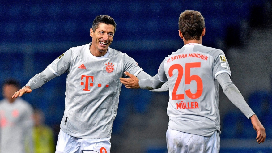 Muller và Lewandowski tỏa sáng, Bayern "đè bẹp" đội mới lên hạng 