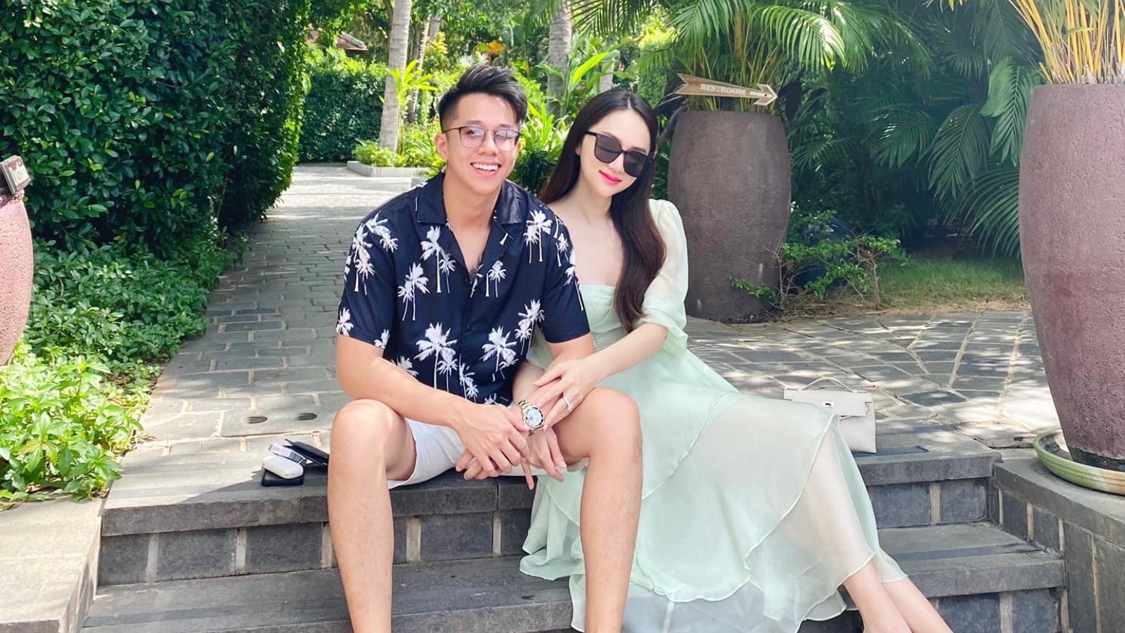 Chuyện showbiz: Bạn trai CEO gửi lời chúc 20/10 ngọt ngào đến Hoa hậu Hương Giang