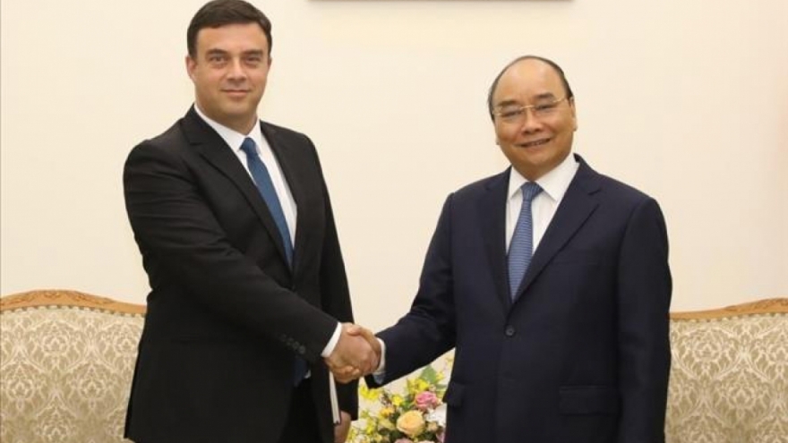 PM Nguyen Xuan Phuc hosts Israeli diplomat in Hanoi