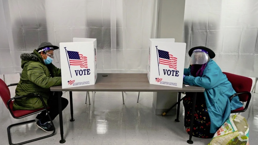 Bầu cử Mỹ: Hơn 6,6 triệu cử tri đã đi bỏ phiếu
