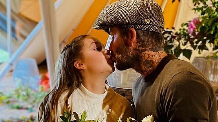 David Beckham và con gái cưng hào hứng đi thu hoạch rau quả tại trang trại