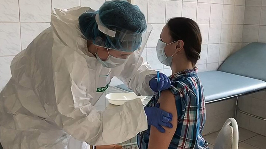 Nga tiến hành giai đoạn 2 tiêm thử nghiệm vaccine Spunik-V