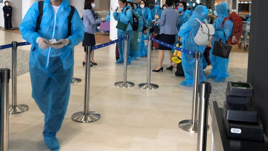 Vietnam Airlines brings home 350 Vietnamese citizens from Japan